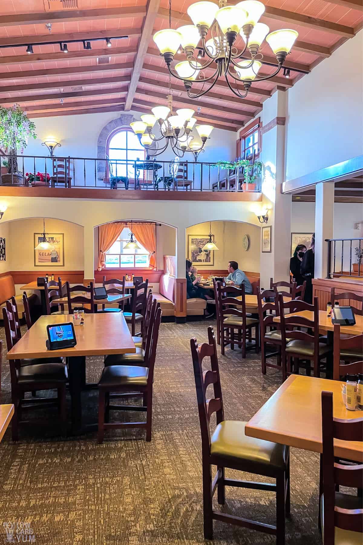 olive garden restaurant inside seating.