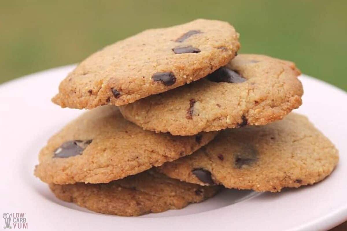 cookies on plate.