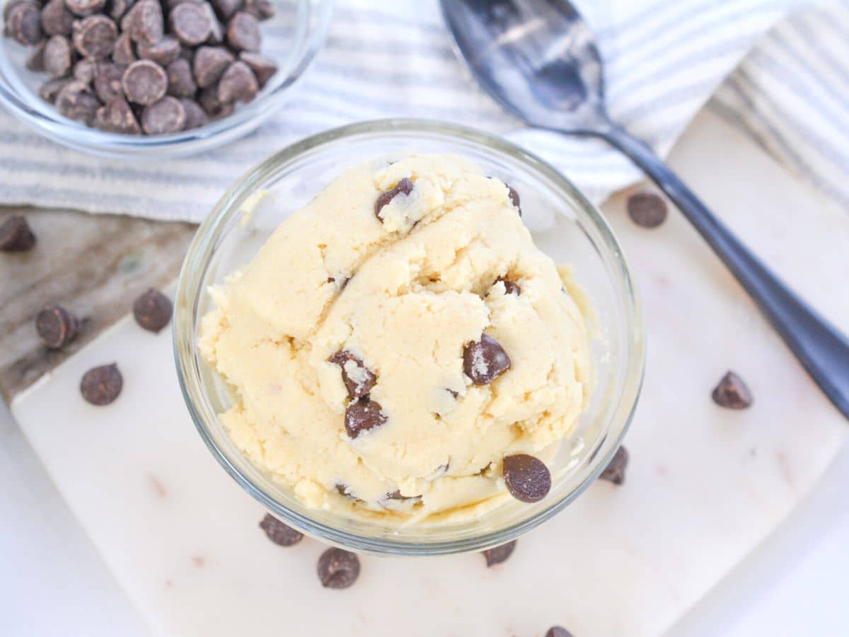 keto friendly chocolate chip cookie dough