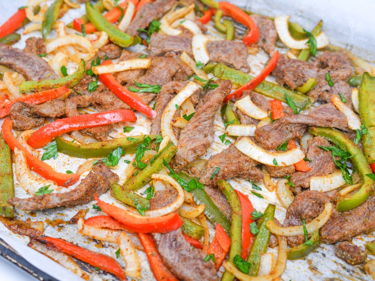 Low Carb Steak Fajita Skillet - Domestically Creative