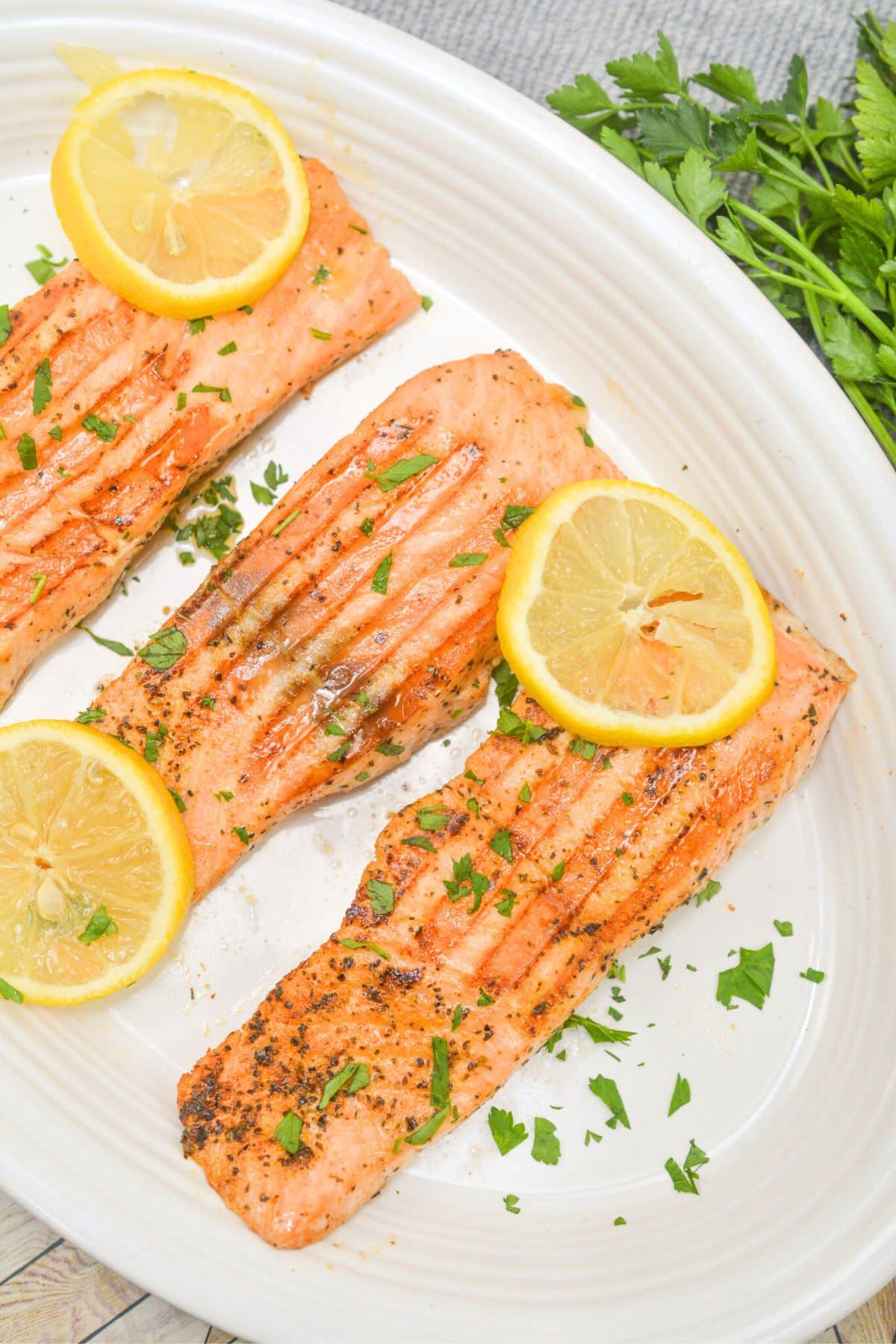 keto-friendly grilled salmon