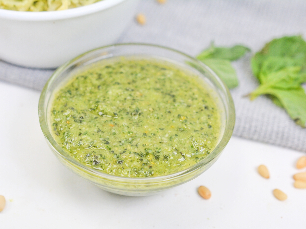 a bowl of low carb pesto sauce