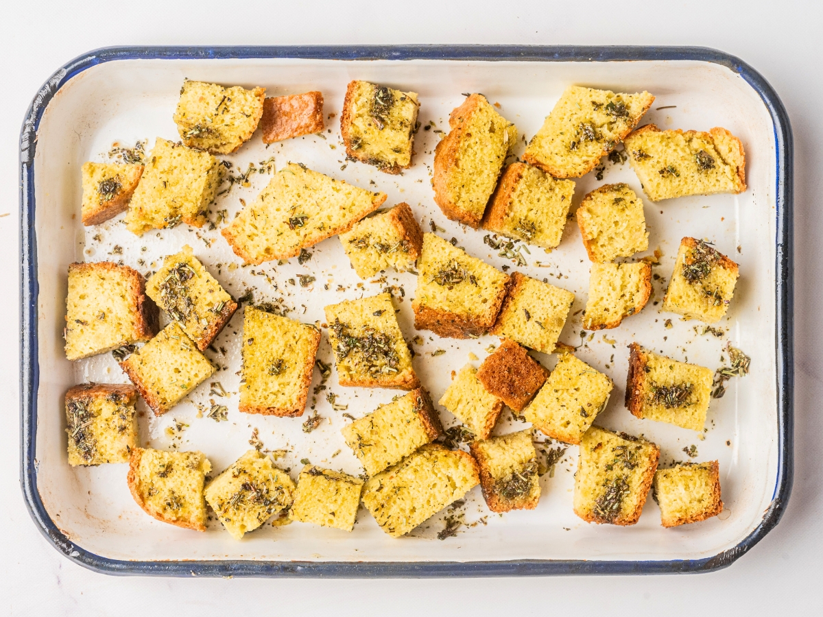 seasoned keto croutons