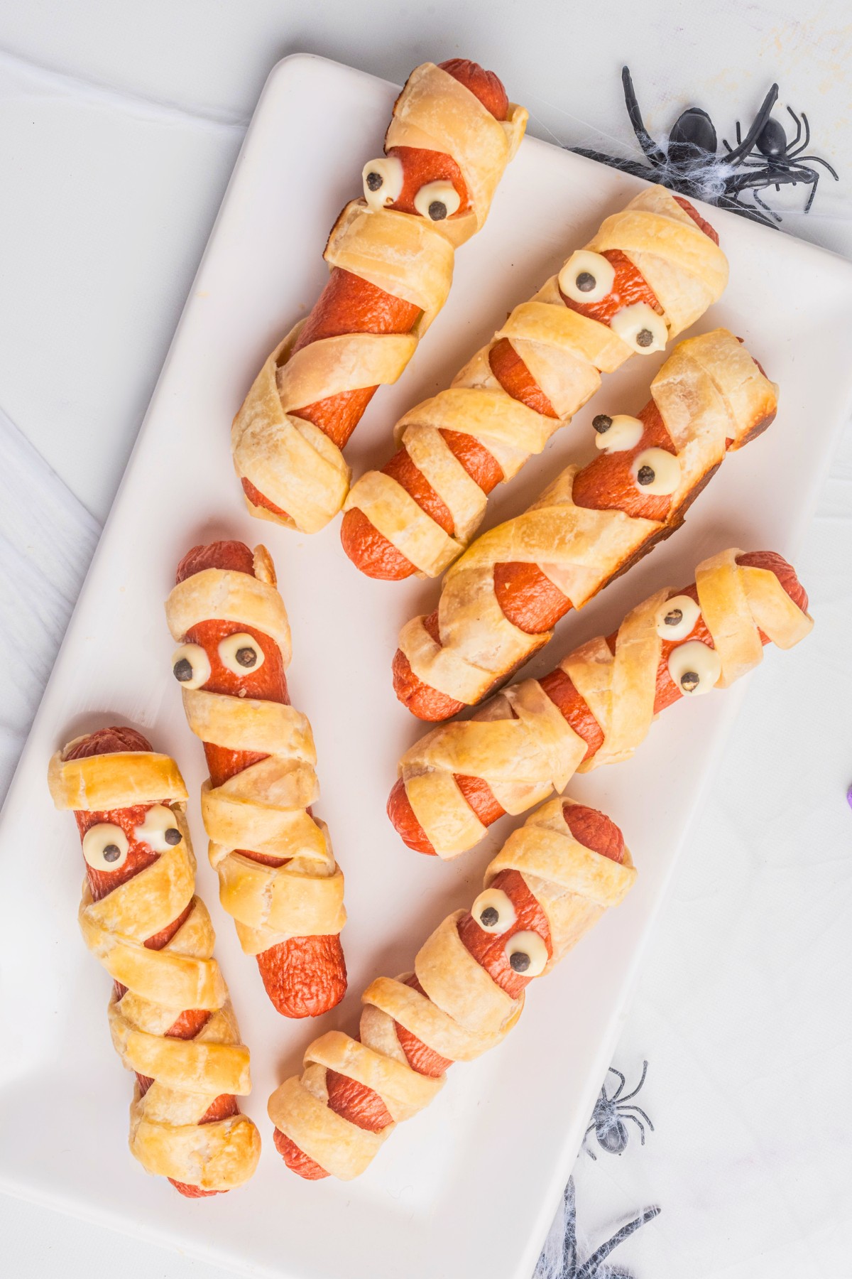 Crunchy and Delicious: Keto Mummy Dogs with Pork Rinds