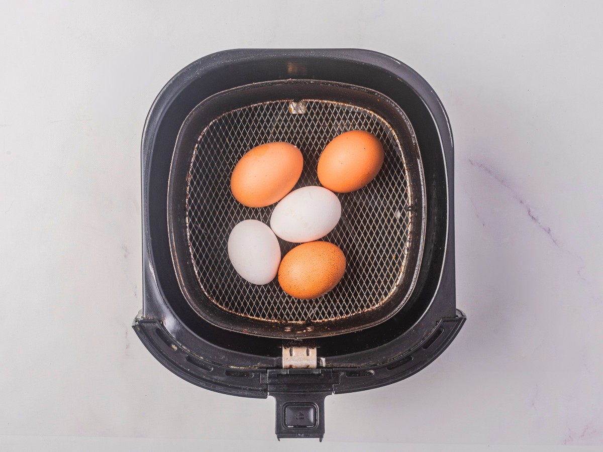 eggs in air fryer basket