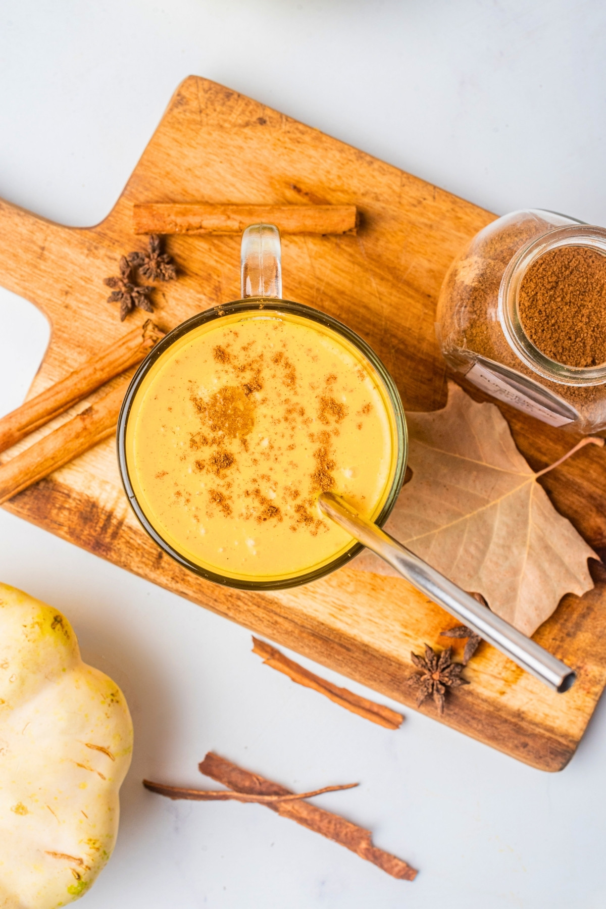 overhead shot of pumpkin breakfast smoothie. 