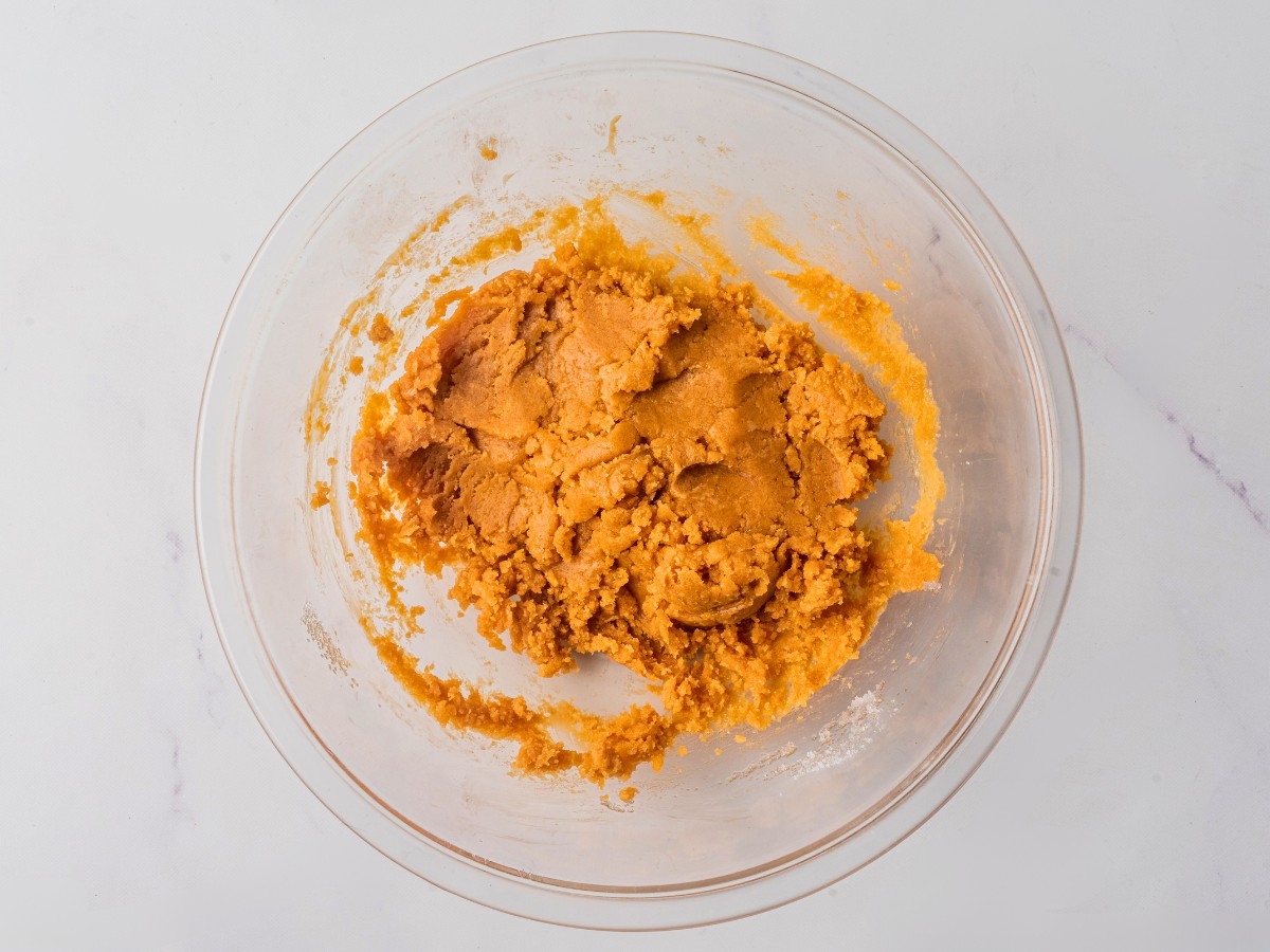 peanut butter cookie dough in a glass bowl. 