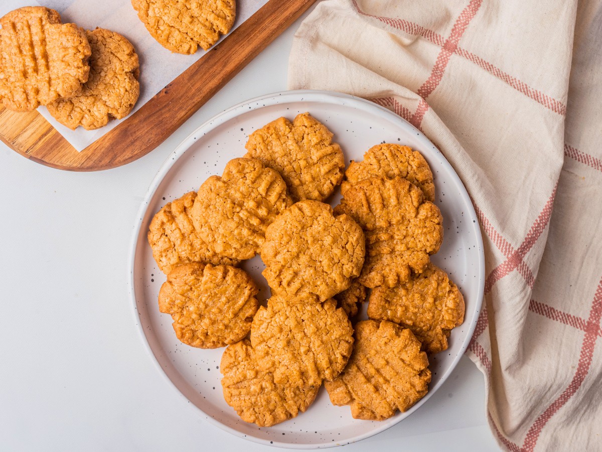 a plate of low carb peanut butter cookies. 