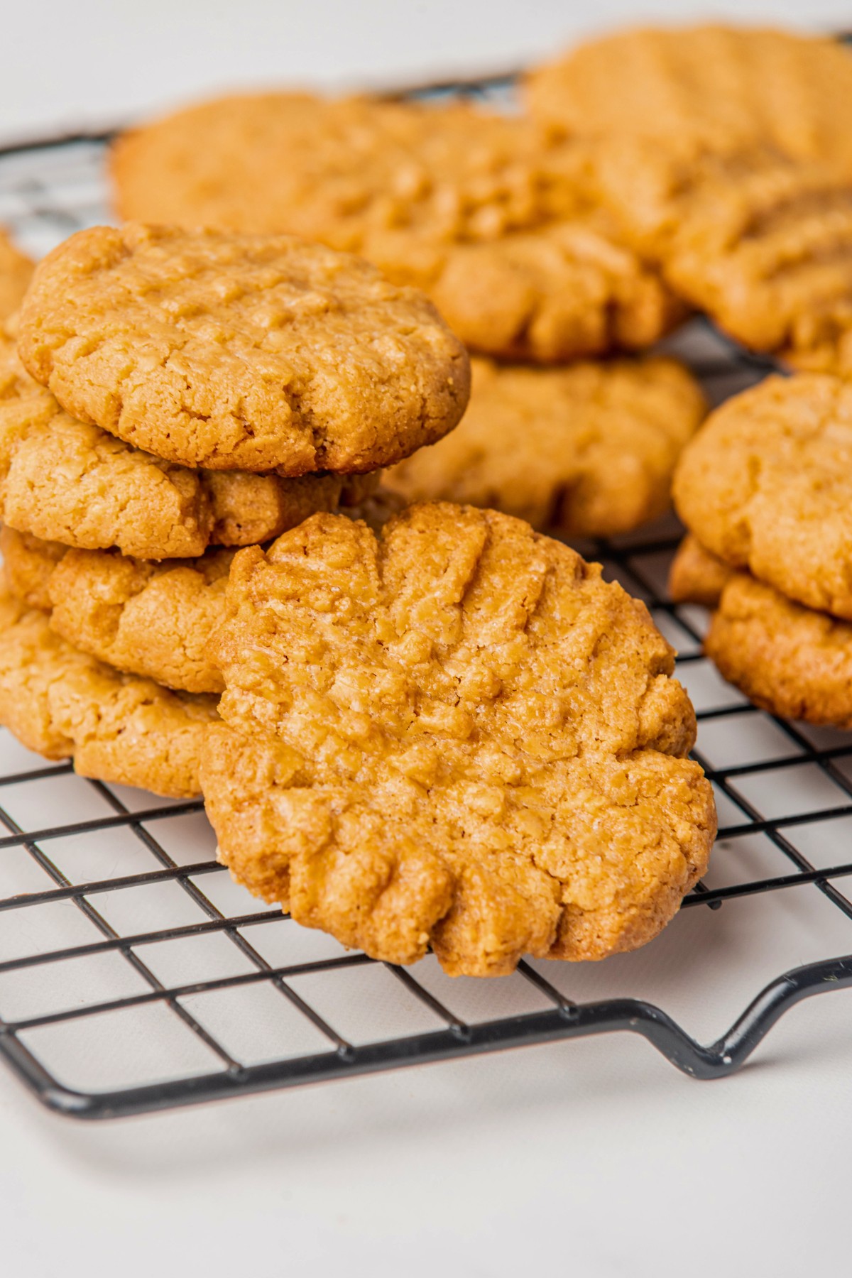 close up of sugar free cookies on a wire rack. 