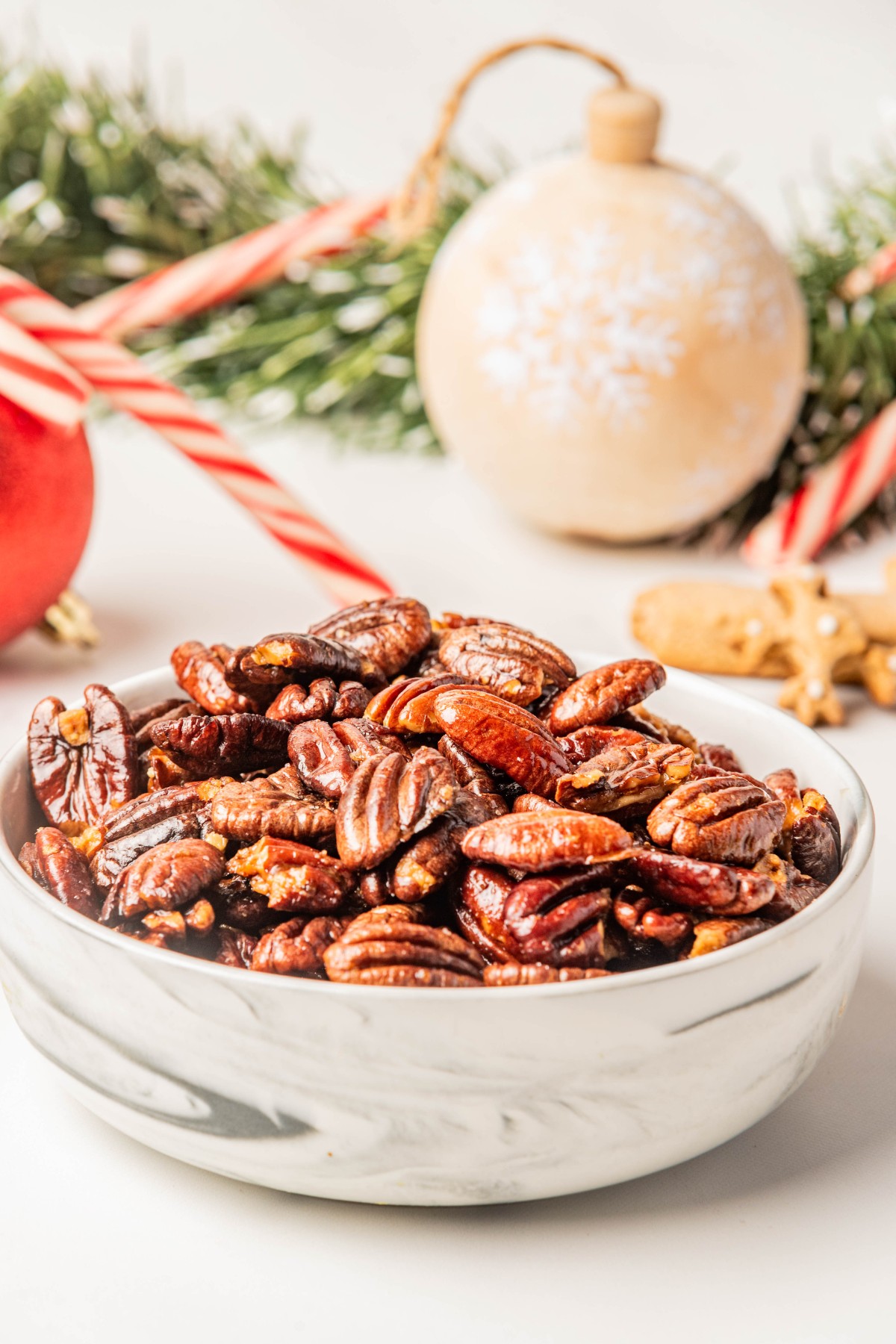 bowl of holiday pecan appetizer