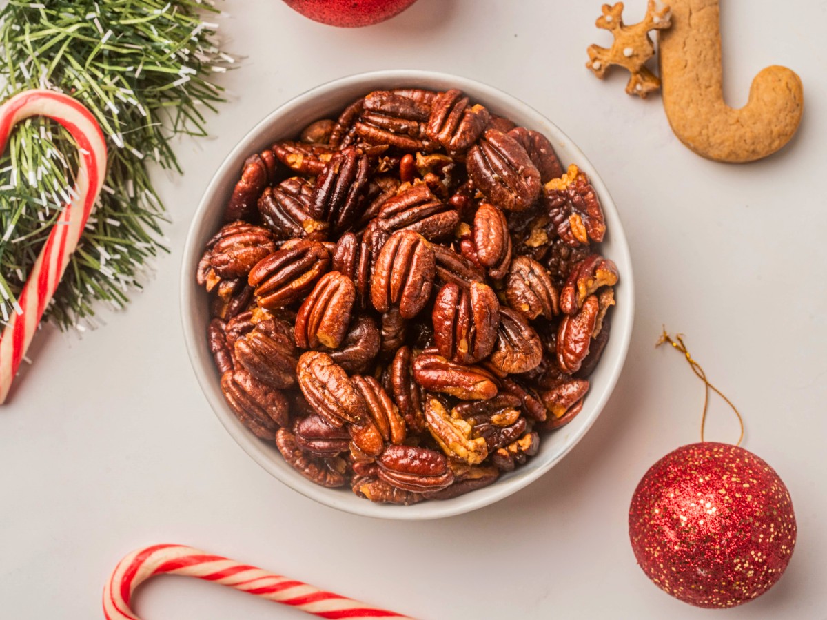 keto candied pecans in a bowl