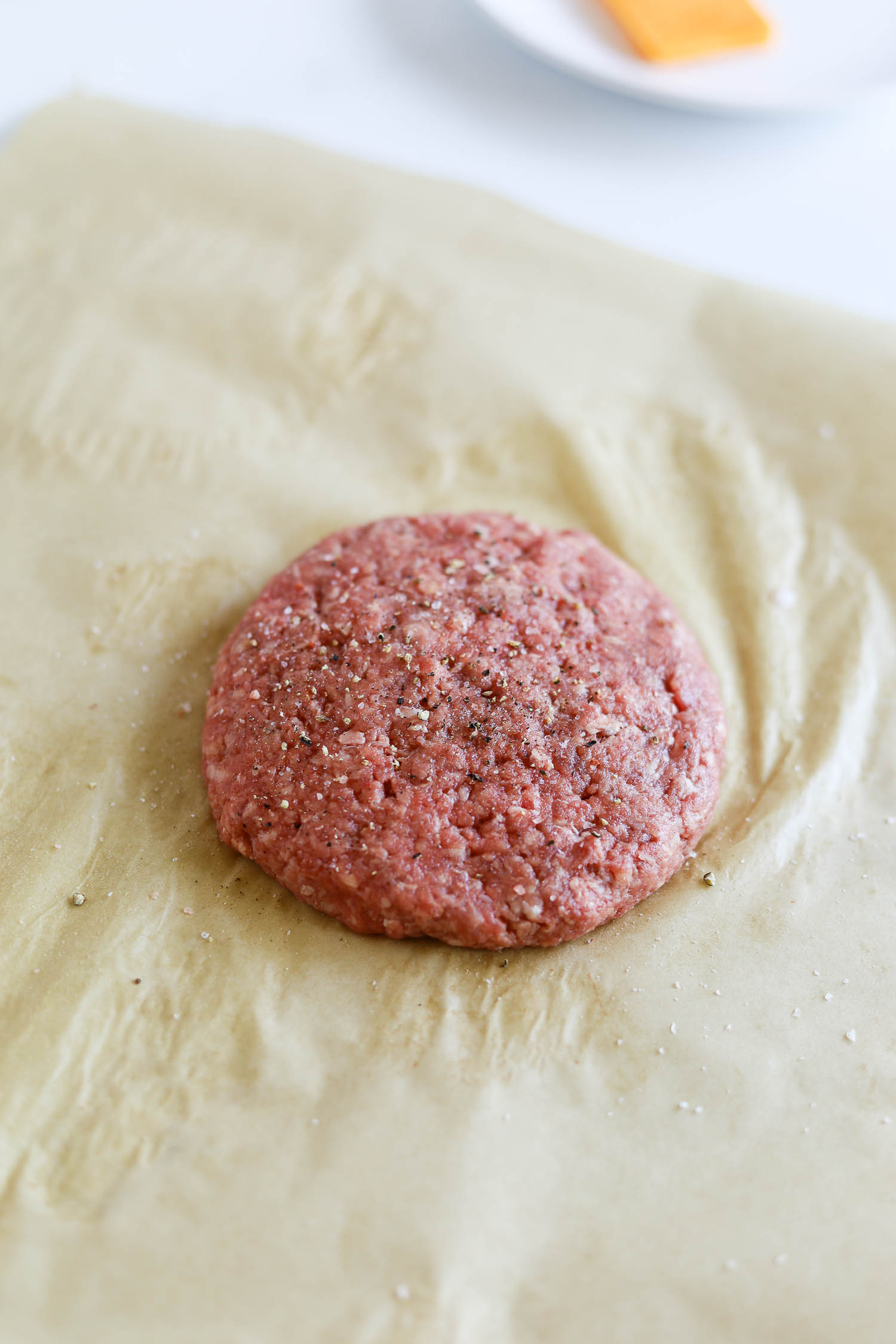 sealing juicy lucy burger patty 